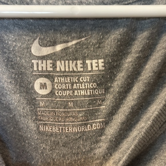 Nike Be bold graphic tee size medium - Picture 3 of 5